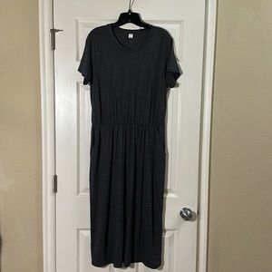 Dark heather grey Old Navy dress. Has pockets!